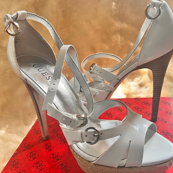 Guess White Patent Leather shoes with a platform raffia heel  Women Size 8 - Picture 3 of 12